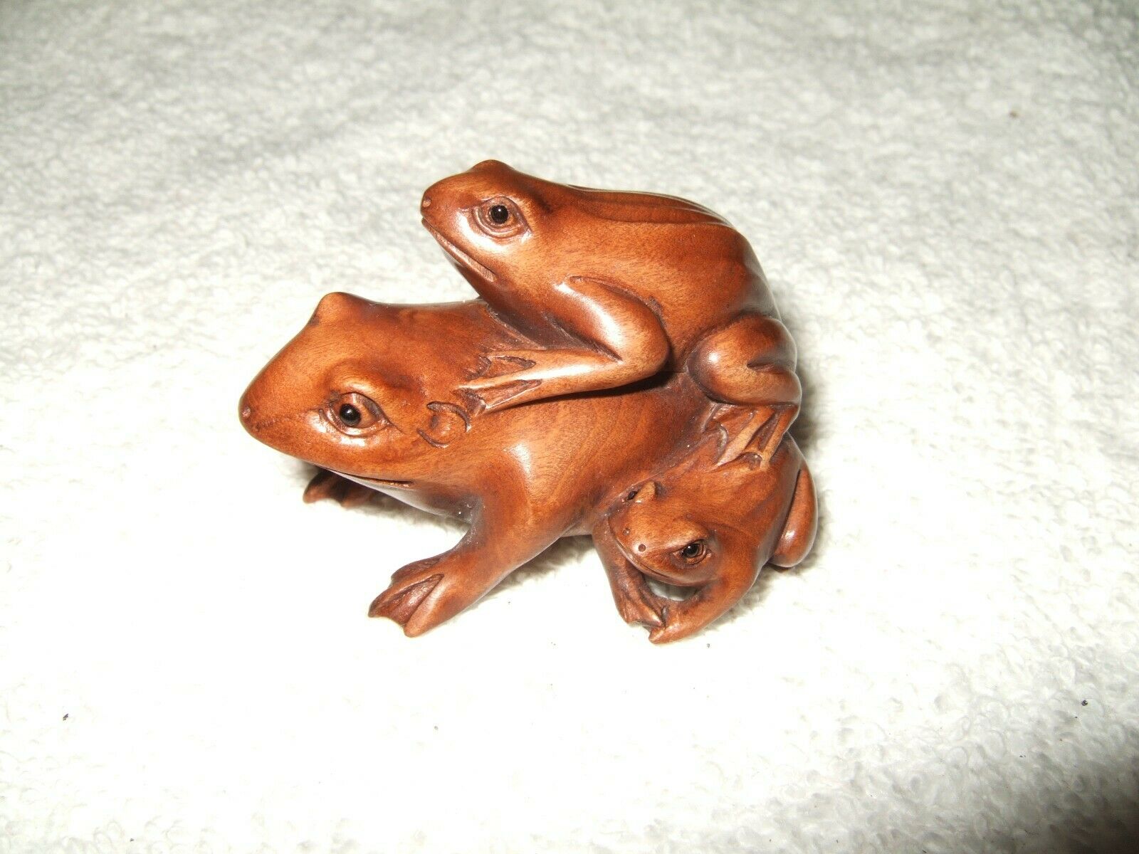 Vintage/antique Boxwood 3 Frog Netsuke Signed
